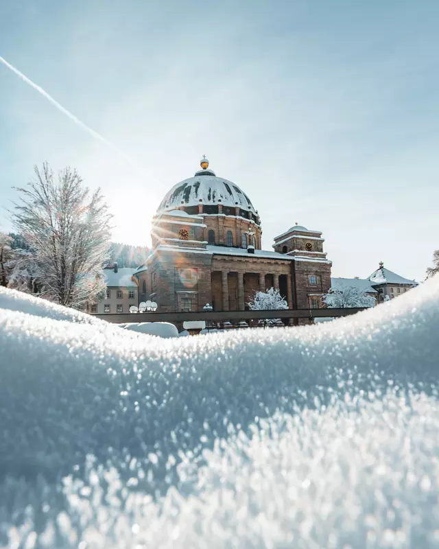 Blick auf den Dom im Schnee